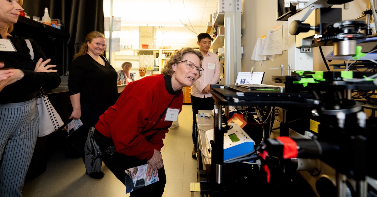 Science-curious donors and supporters of the Morgridge Institute get a first-hand look at the biomedical imaging methods used by the Skala Lab.